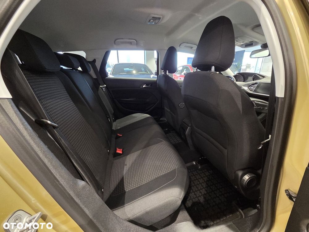 Peugeot 308 - 8
