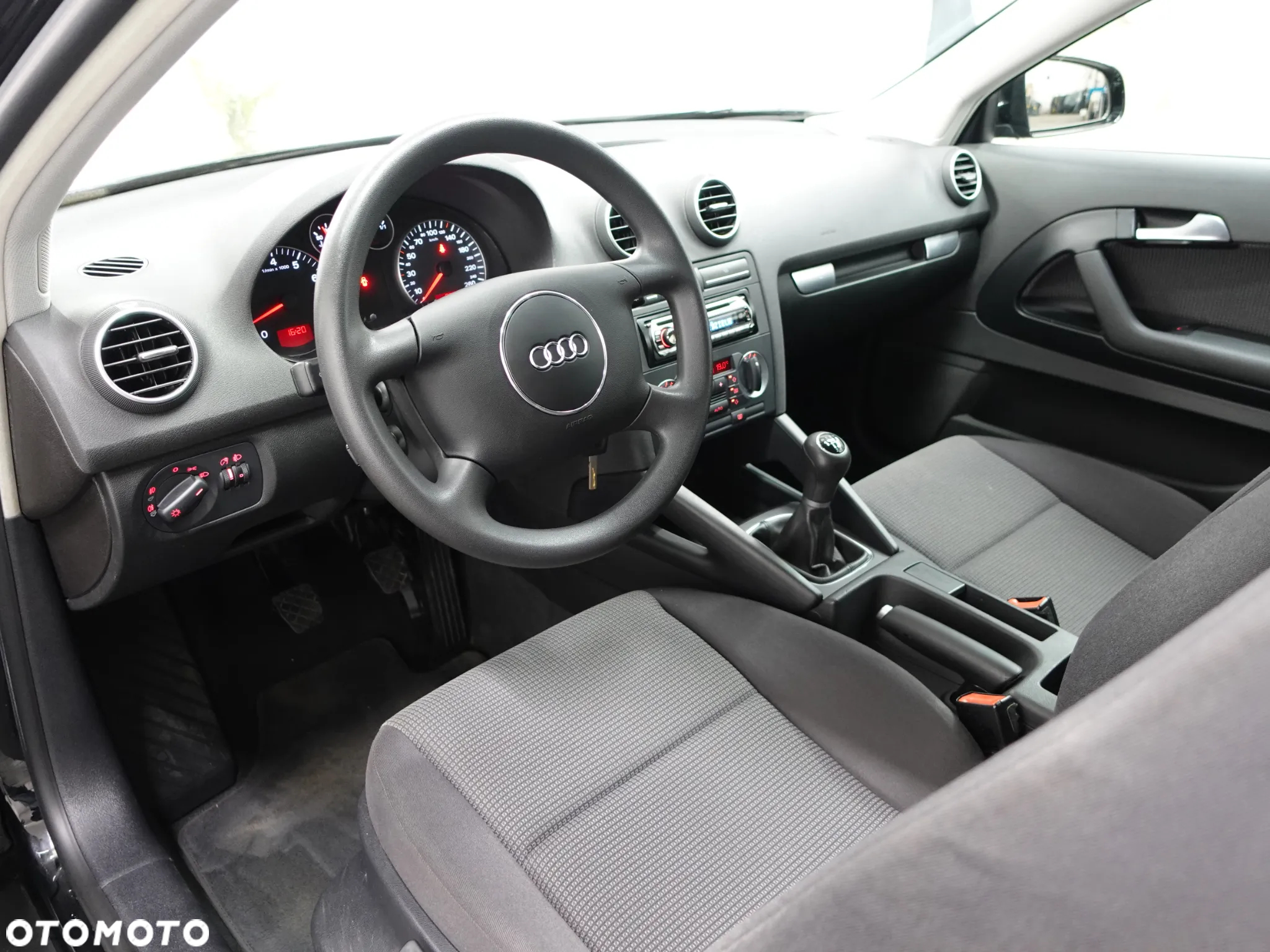 Audi A3 1.6 Ambiente - 21