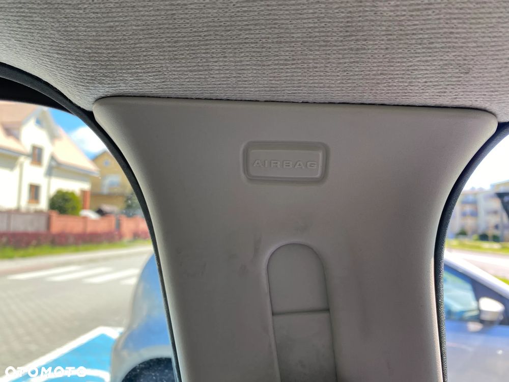 Citroën C3 Picasso 1.4i Attraction - 23