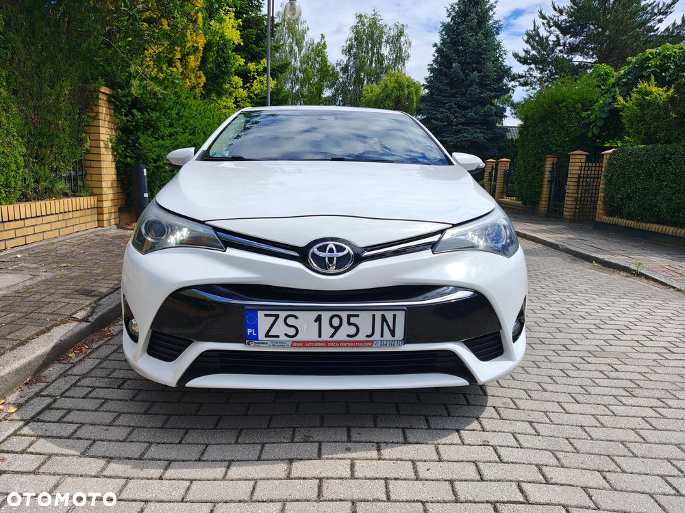 Toyota Avensis 1.8 Premium - 13