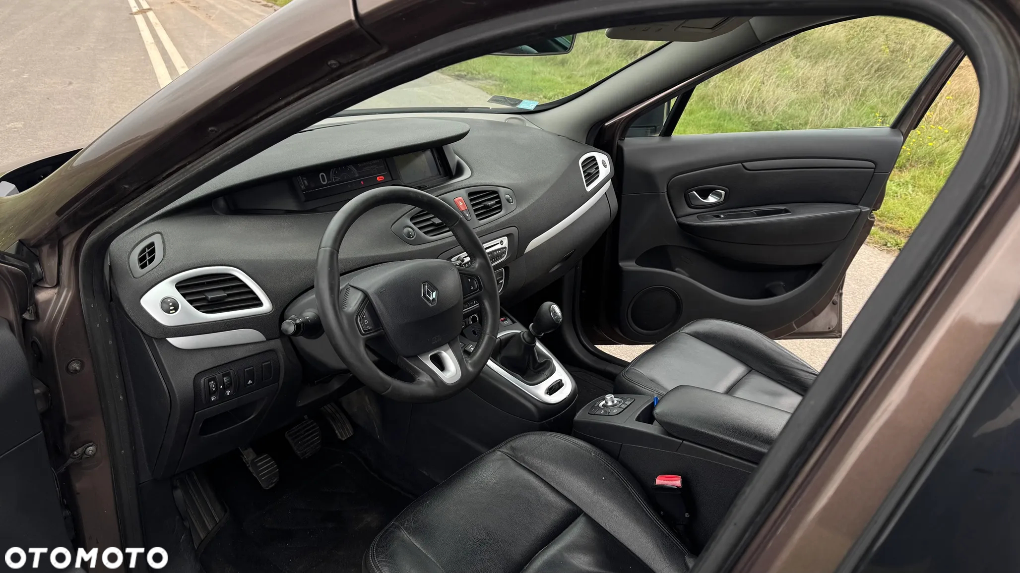 Renault Scenic 1.6 16V Authentique - 4