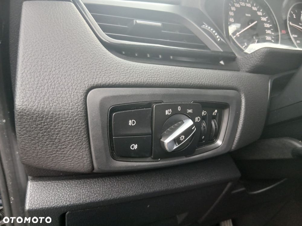 BMW Seria 2 218d xDrive Luxury Line - 18