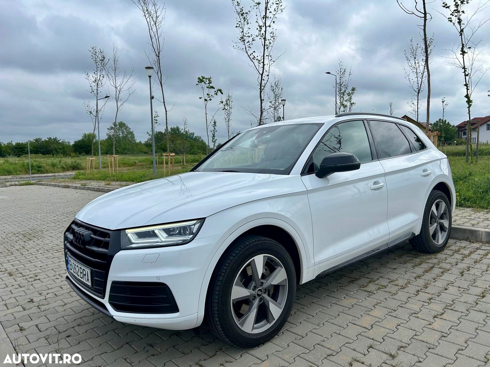 Audi Q5 2.0 40 TDI quattro S tronic Design - 4