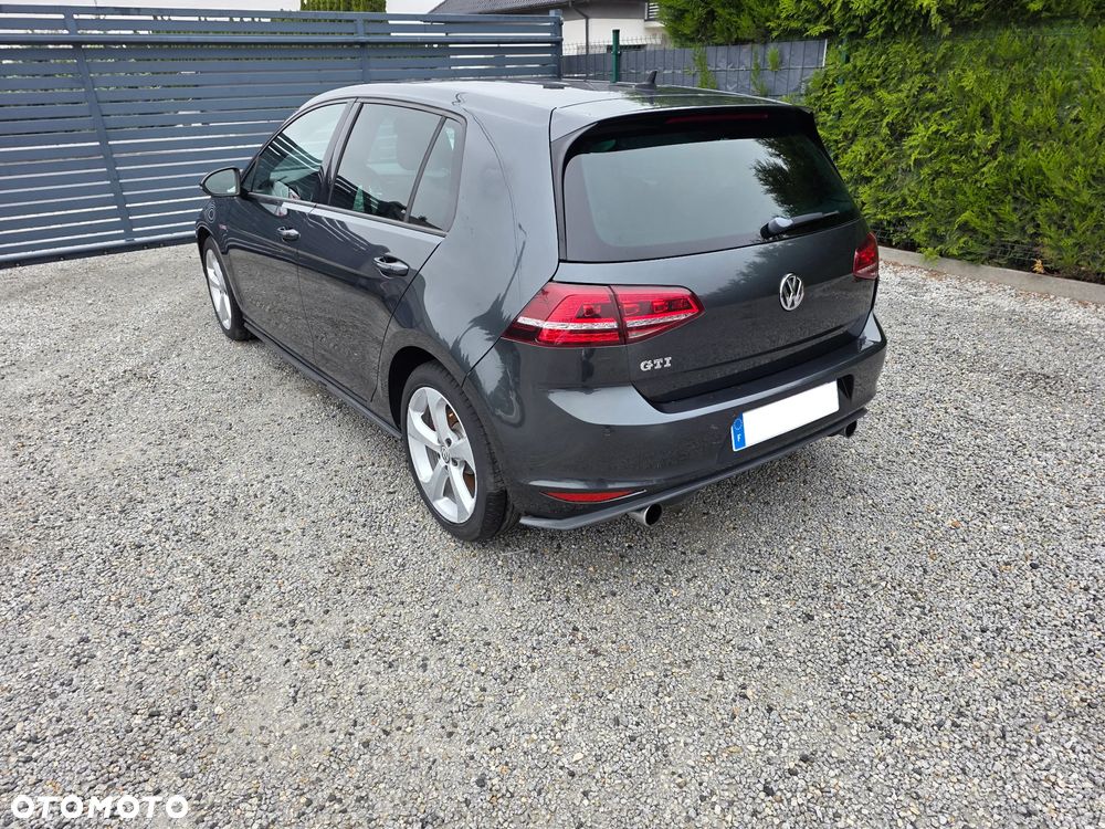 Volkswagen Golf GTI BlueMotion Technology - 2