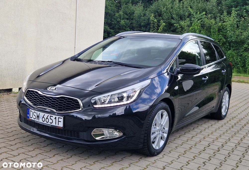 Kia Ceed 1.6 GDI Dream Team Edition - 14