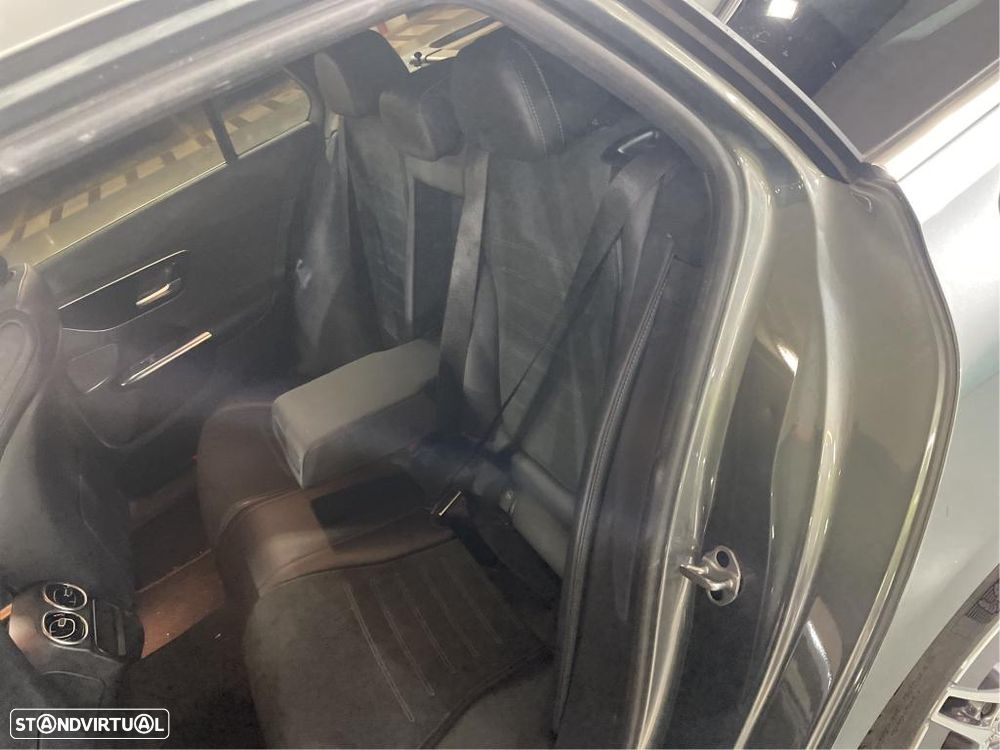 Mercedes-Benz C 300 e AMG Line - 9