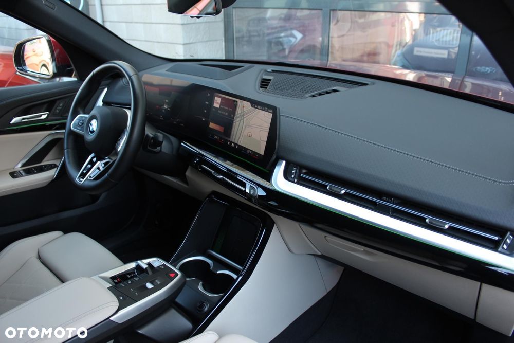 BMW iX2 eDrive20 66.5kWh M Sport - 7