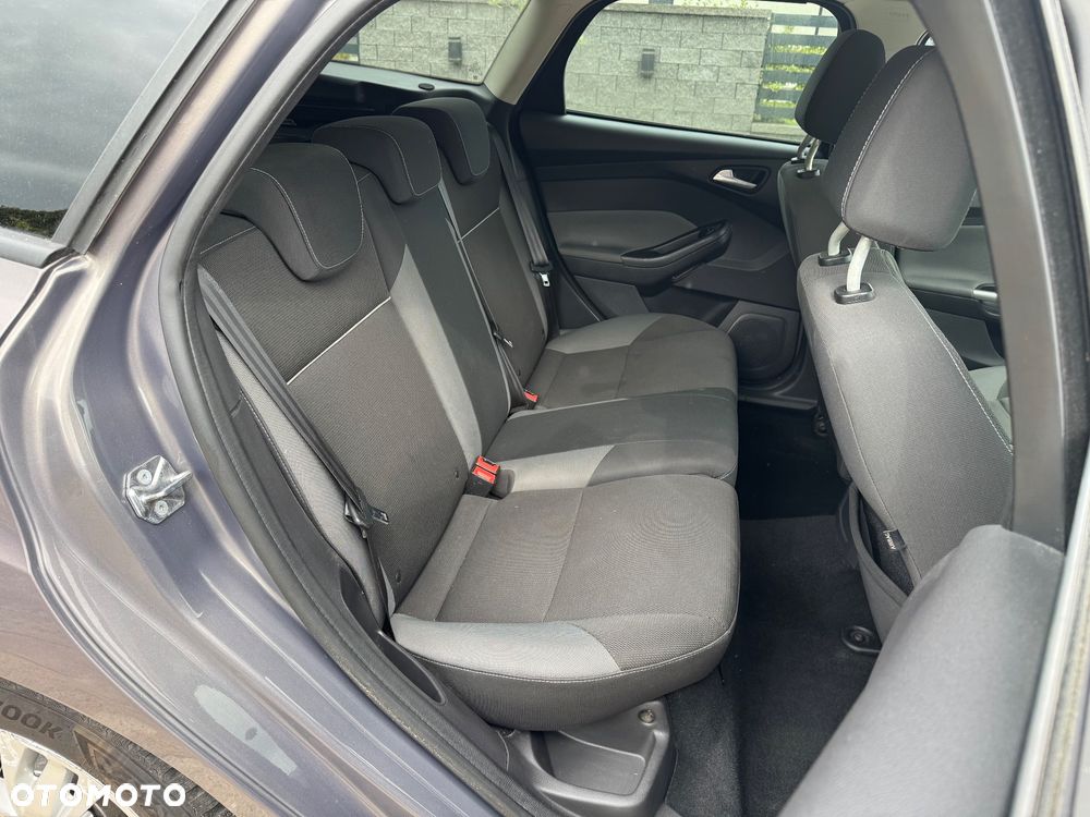 Ford Focus 1.6 Edition - 10