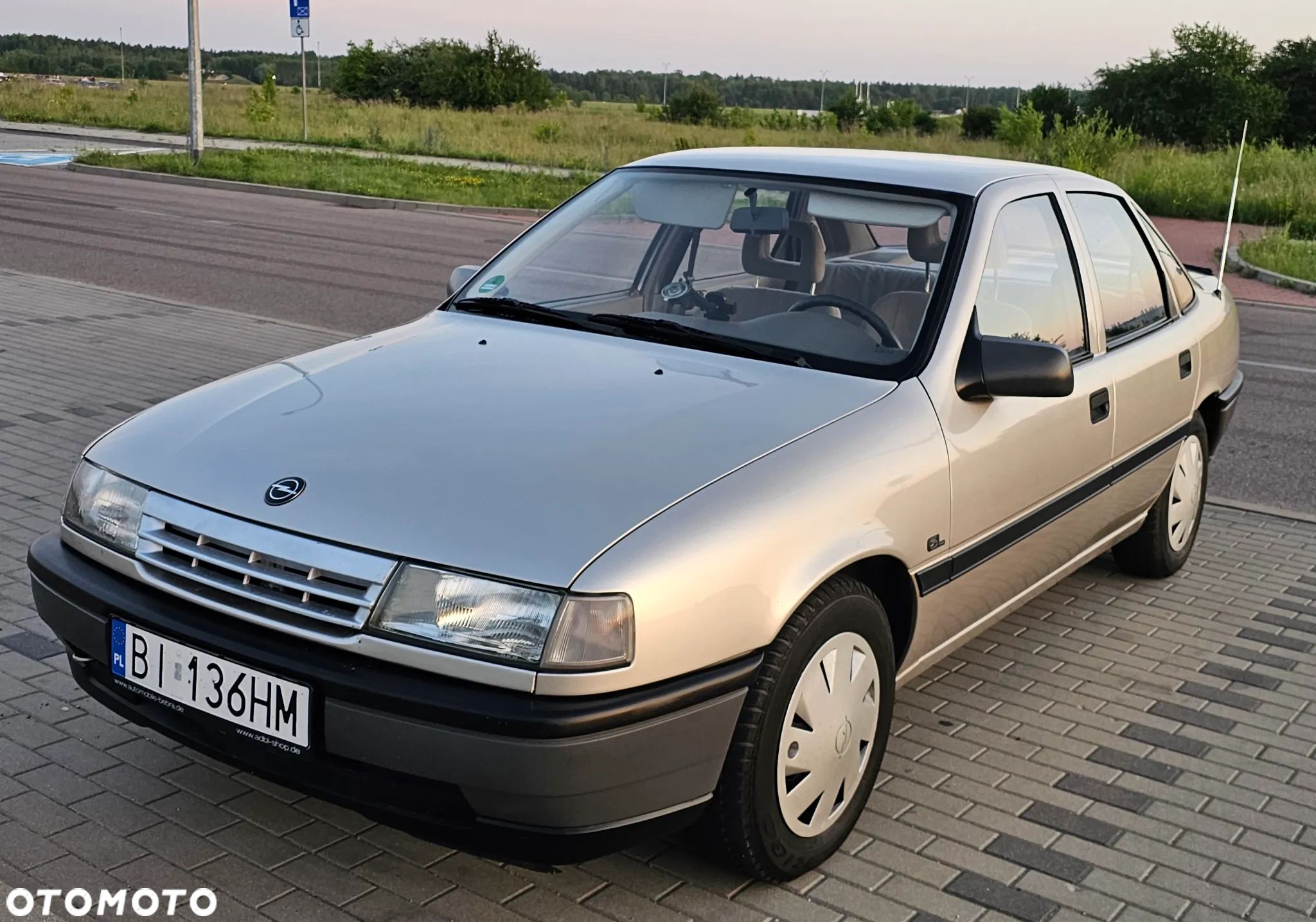 Opel Vectra 2.0 GL - 1
