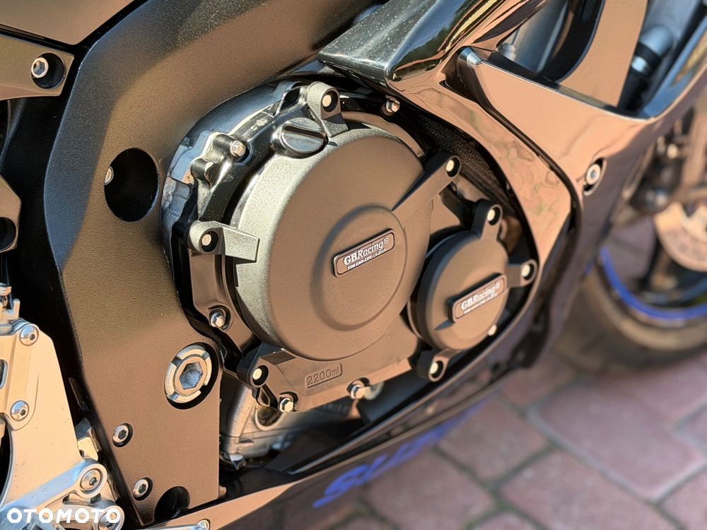 Suzuki GSX-R - 25