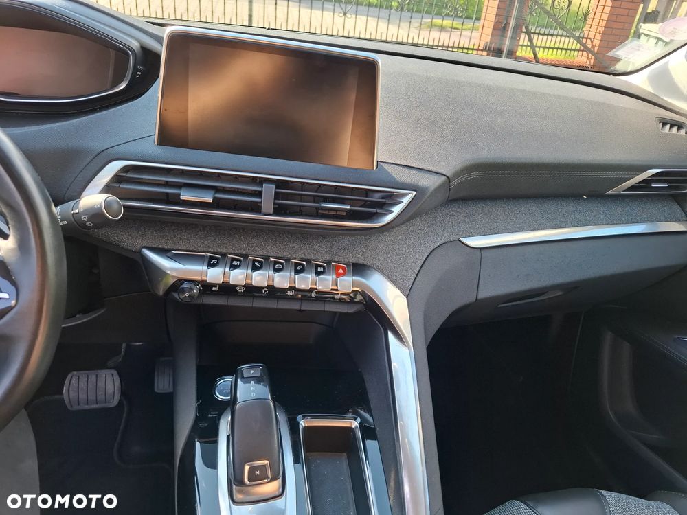 Peugeot 3008 PureTech 130 Stop & Start GPF Allure - 18