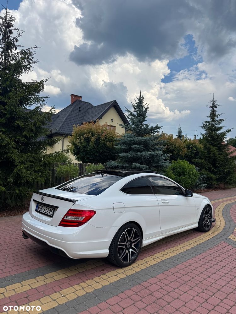 Mercedes-Benz Klasa C 250 CGI BlueEff Sport - 3