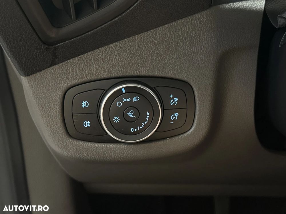 Ford Transit Connect - 15