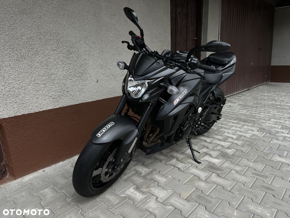 Suzuki GSX - 4