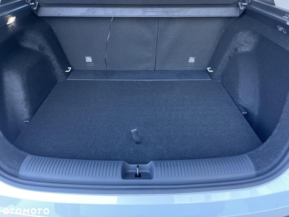 MG ZS Hybrid+ - 21