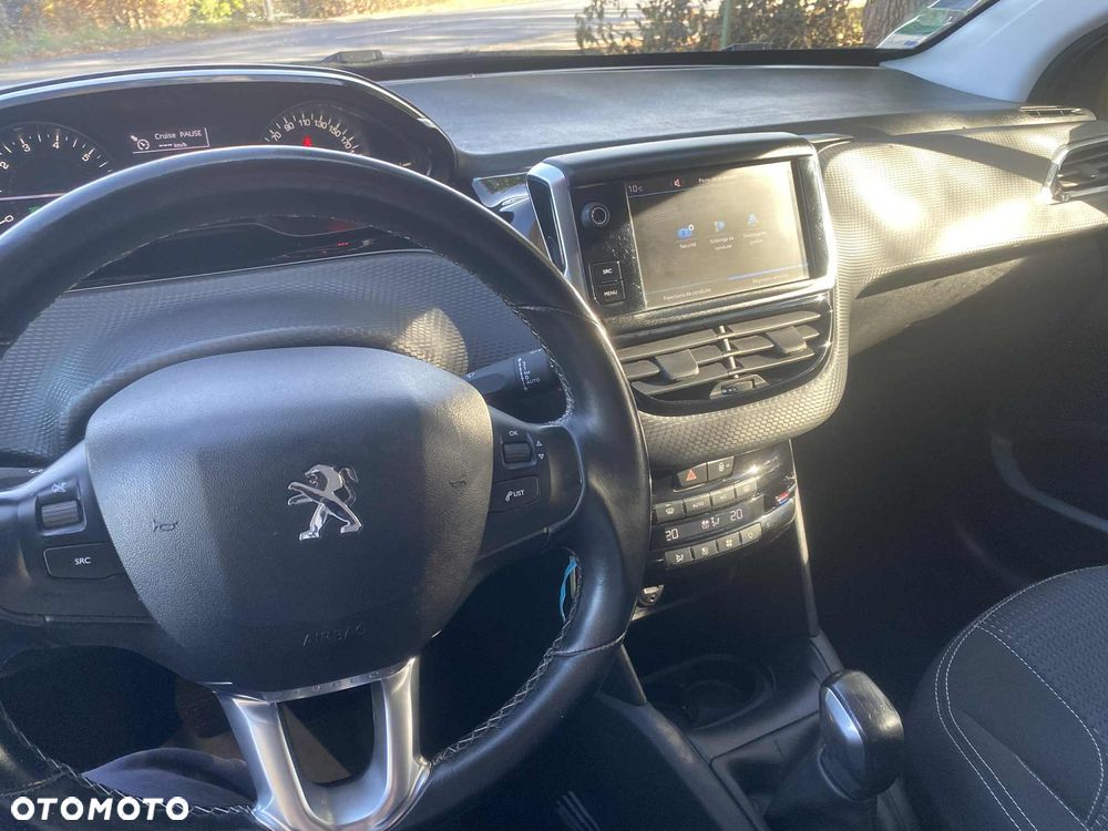 Peugeot 208 1.2 PureTech Allure - 9