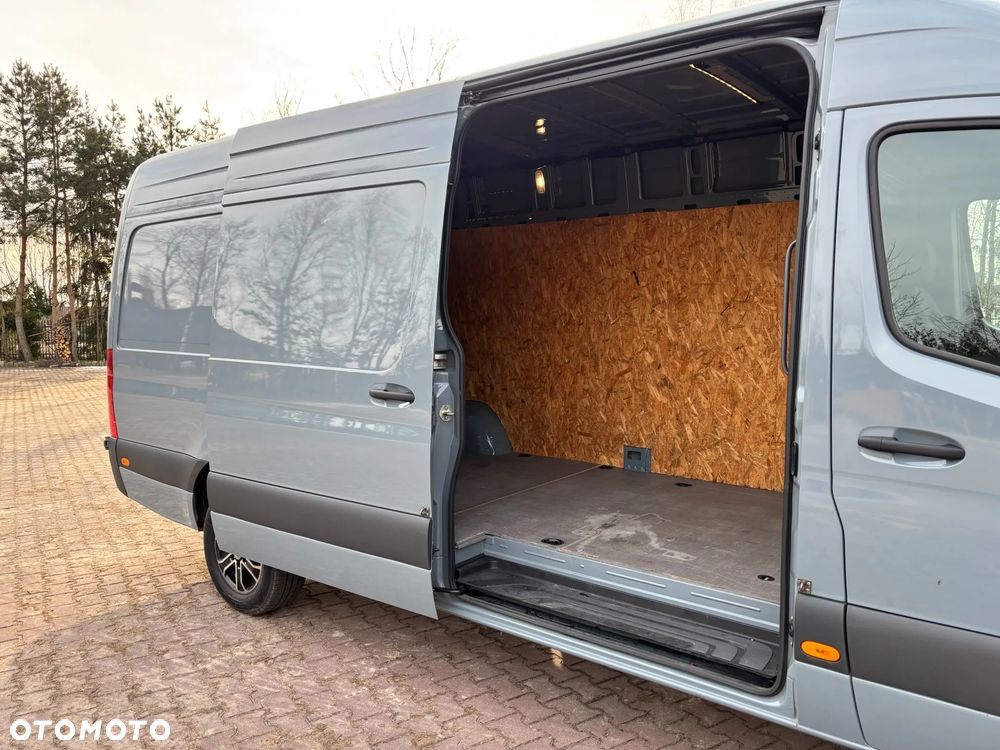 Mercedes-Benz Sprinter - 4