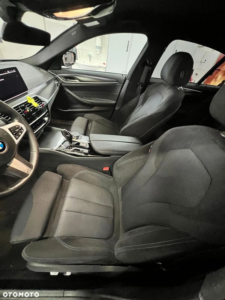 BMW Seria 5 520d xDrive - 15