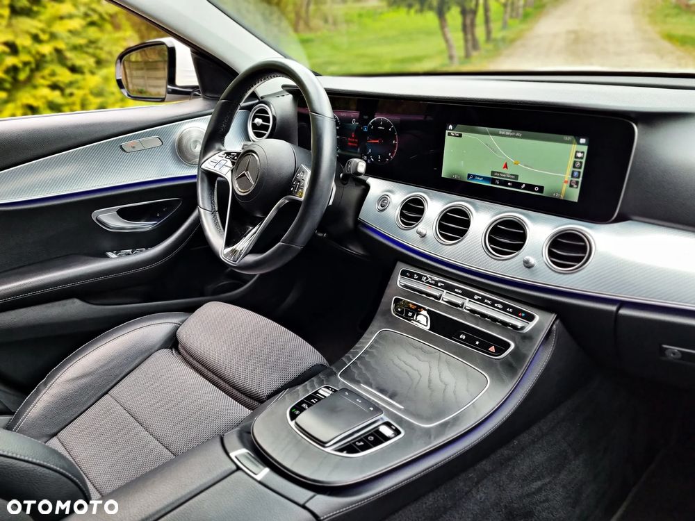 Mercedes-Benz Klasa E 220 d 4Matic 9G-TRONIC Sportstyle Edition - 32