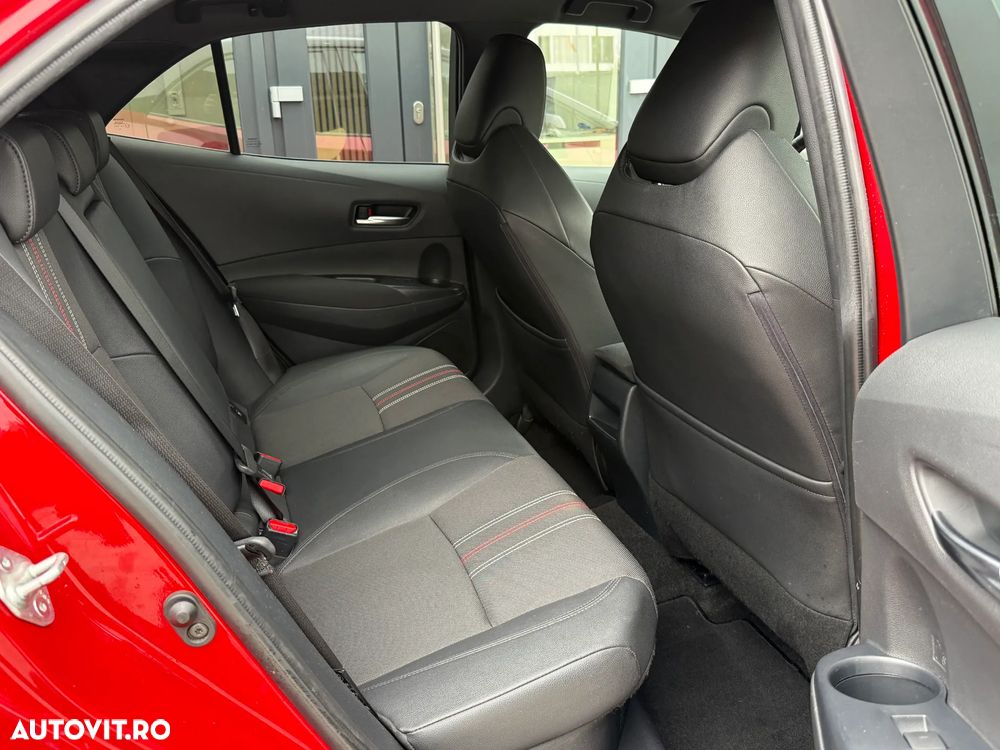 Toyota Corolla 1.8 HSD Dynamic GR Sport - 17