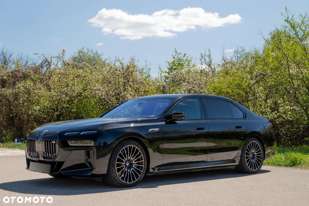 BMW i7 - 2