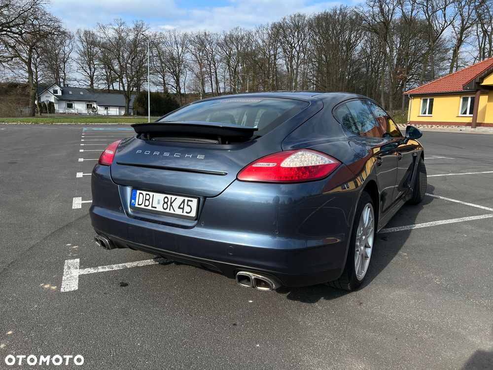 Porsche Panamera 4 - 3