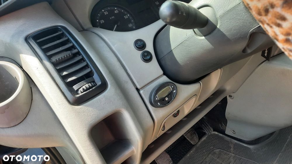 Renault Trafic - 14