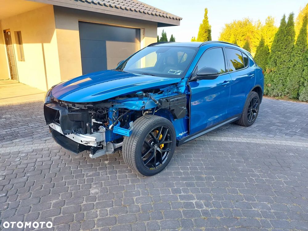 Alfa Romeo Stelvio 2.0 Turbo 16V AT8-Q4 Veloce Ti - 3