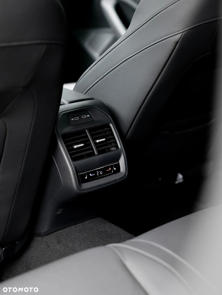 Skoda Superb 2.0 TDI SCR L&K DSG - 15