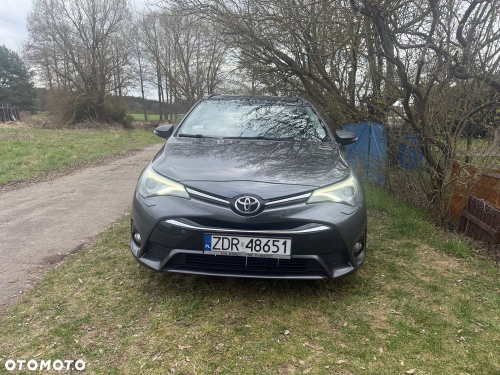 Toyota Avensis 1.8 Premium - 3