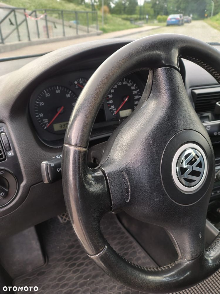 Volkswagen Golf 1.6 - 8