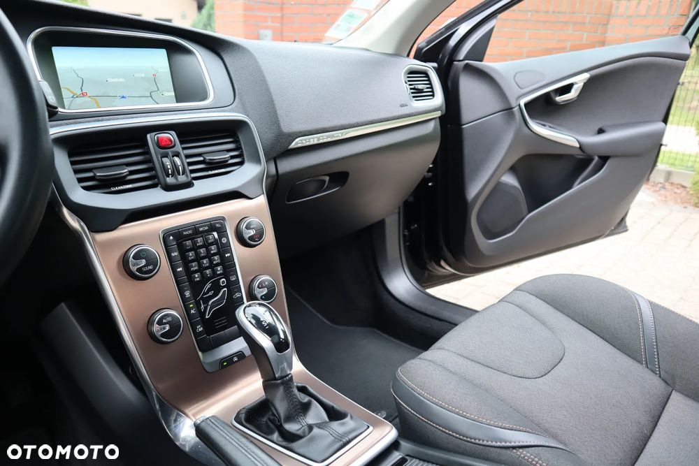 Volvo V40 Cross Country - 21