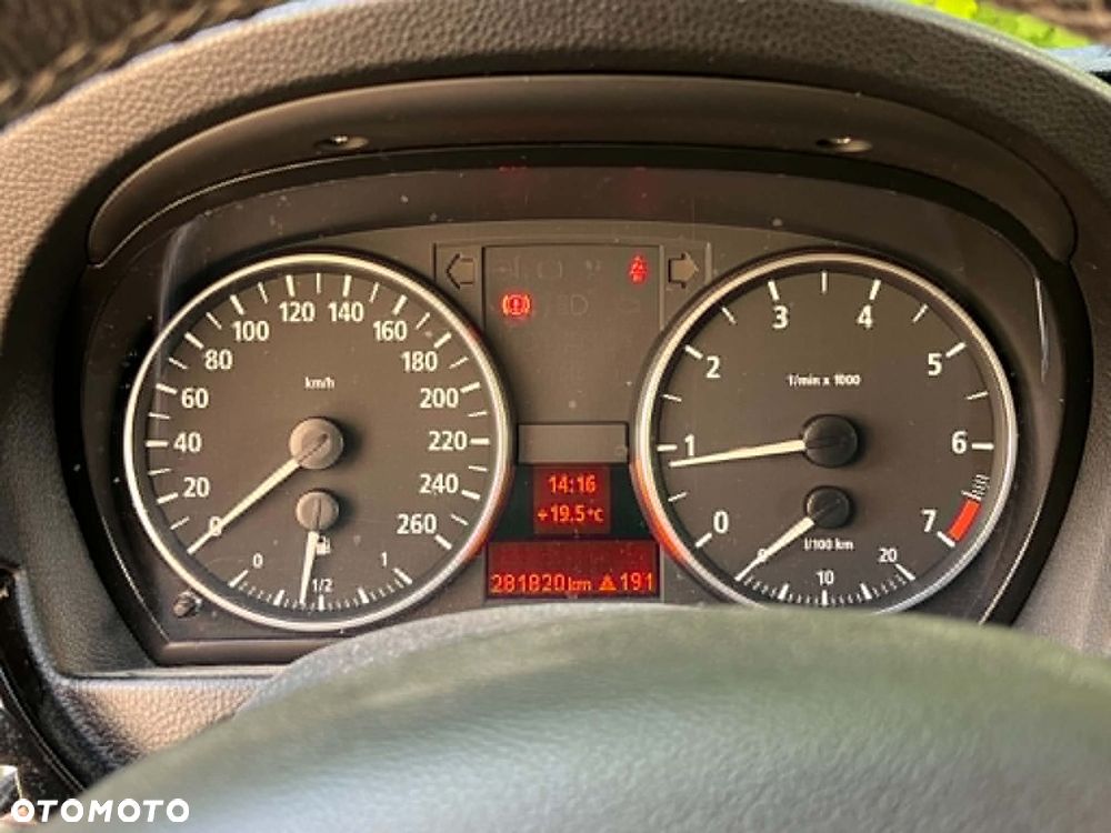 BMW Seria 3 318i - 3