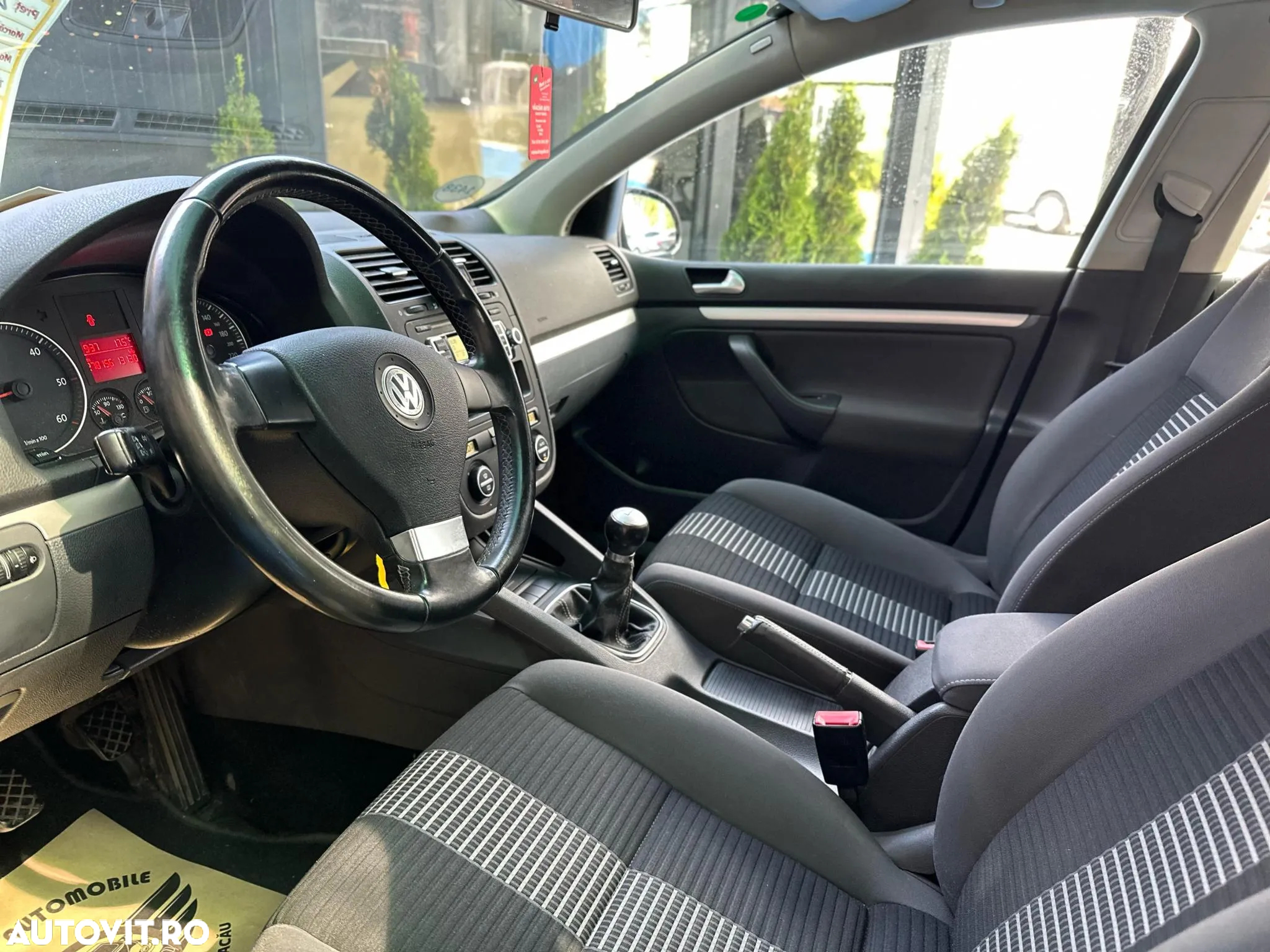 Volkswagen Golf 1.9 TDI BlueMotion Comfortline - 5