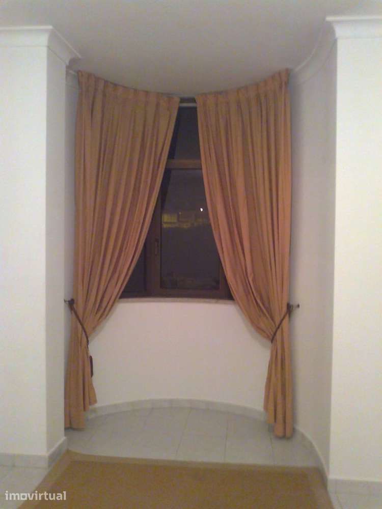 Arrenda-se apartamento T1,Central, boas áreas, Almada- Fórum Almada - Grande imagem: 3/12