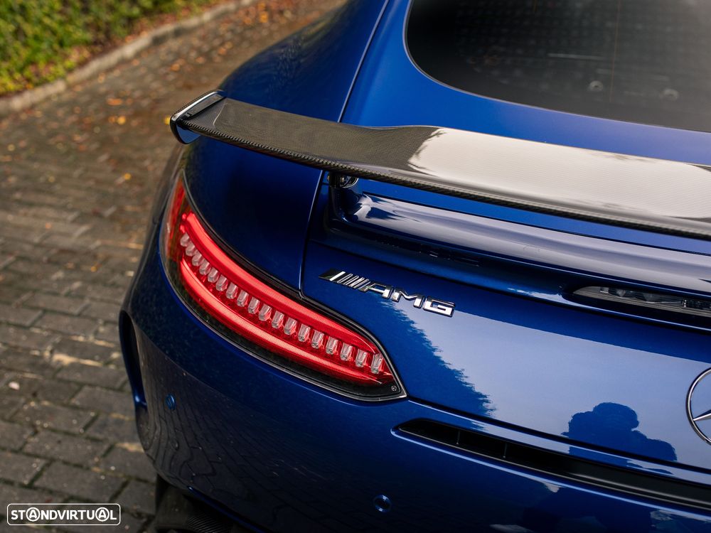 Mercedes-Benz AMG GT R - 21