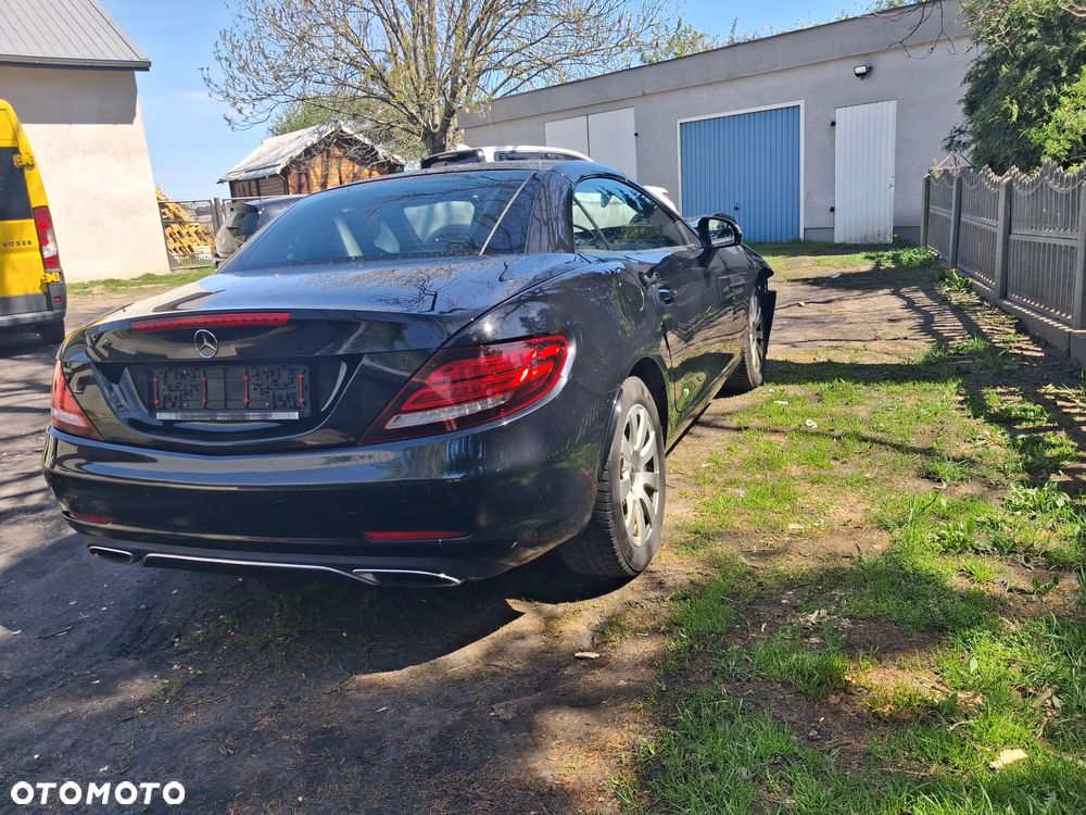 Mercedes-Benz SLC 180 - 5