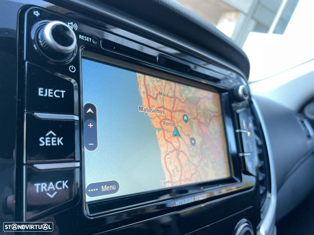 Mitsubishi L200 2.3 DI-D CD Invite Strakar Look 2WD - 24