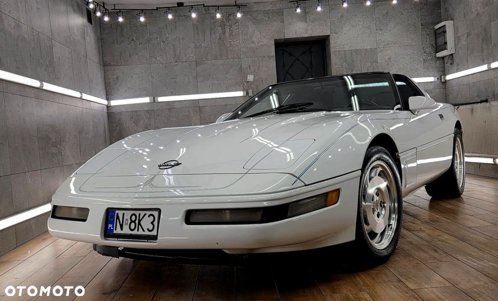 Chevrolet Corvette - 2