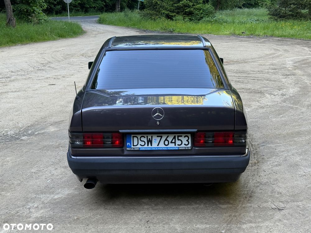 Mercedes-Benz W201 (190) - 6