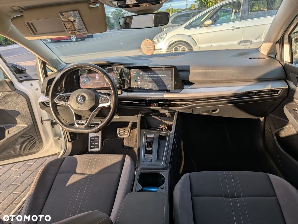 Volkswagen Golf - 11
