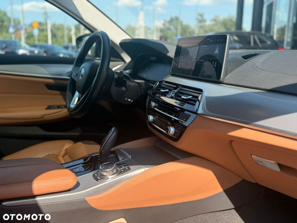 BMW Seria 5 530d xDrive mHEV Luxury Line - 17
