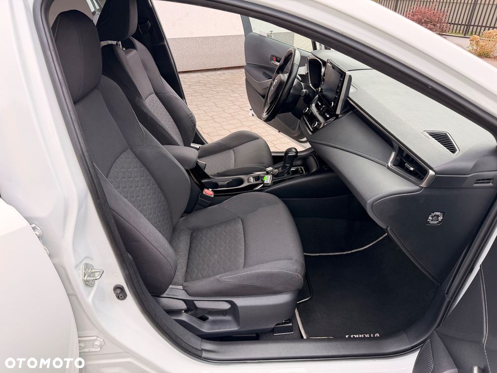 Toyota Corolla 1.8 Hybrid Comfort - 29