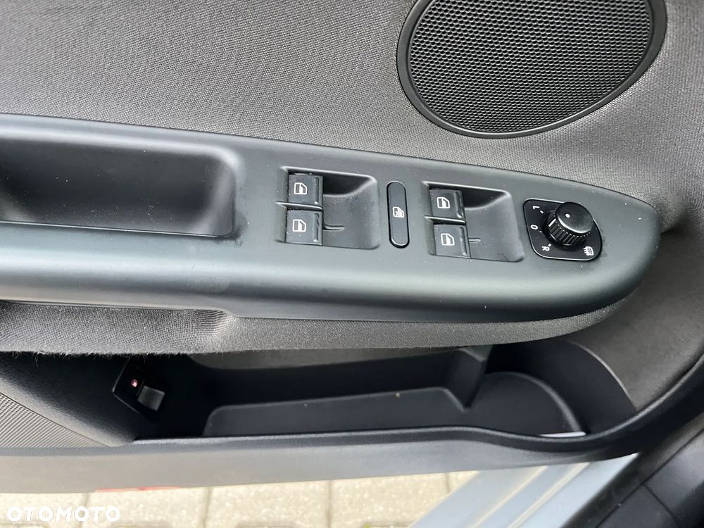 Volkswagen Golf Plus - 18