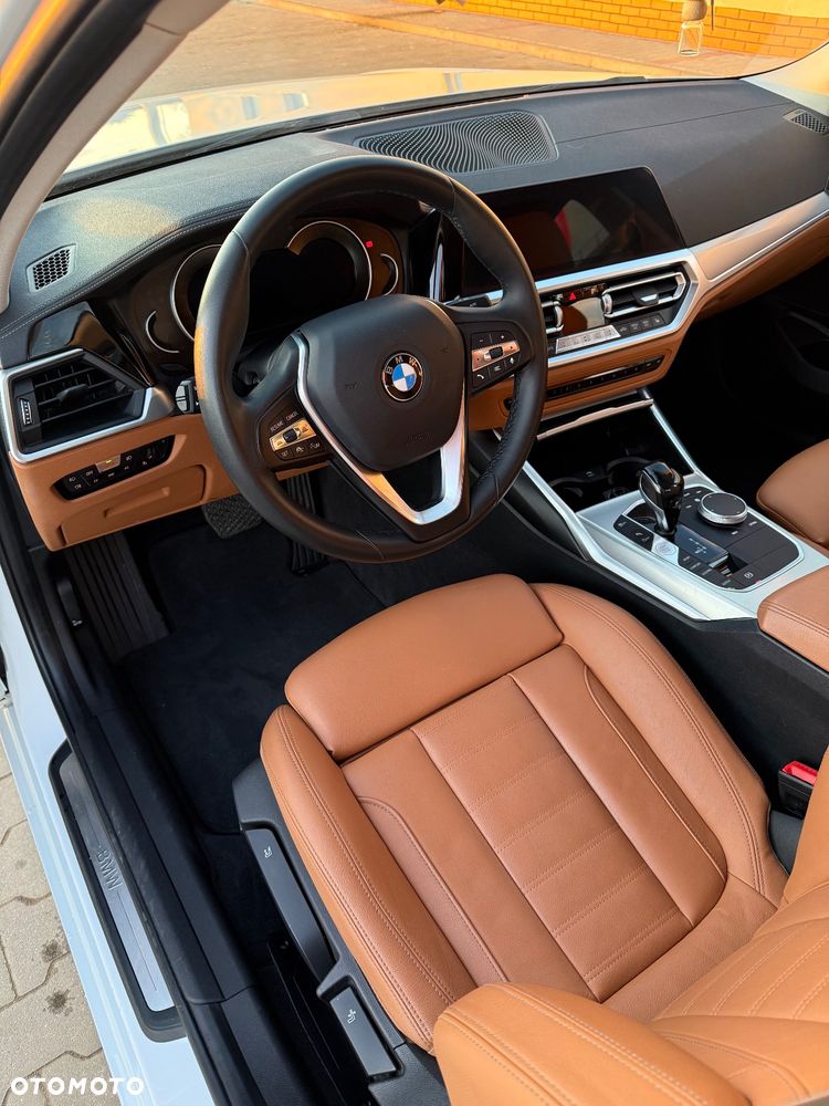 BMW Seria 3 320i xDrive Luxury Line - 8