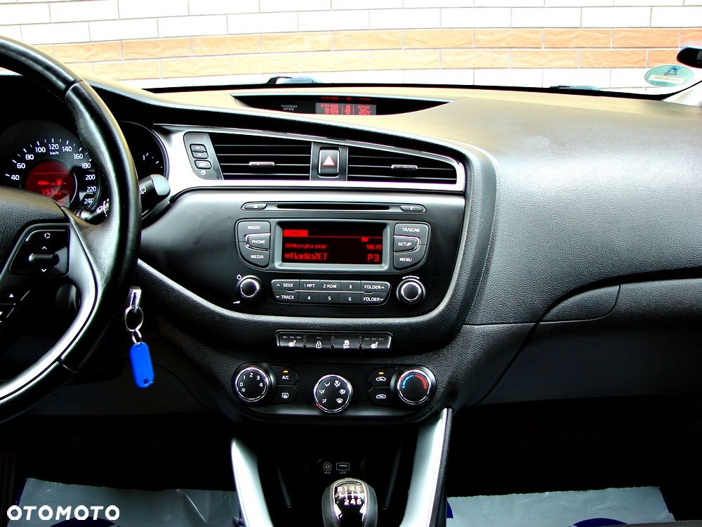 Kia Ceed 1.4 CVVT Dream Team Edition - 23