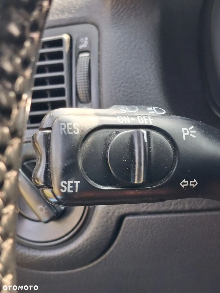 Volkswagen Golf - 10
