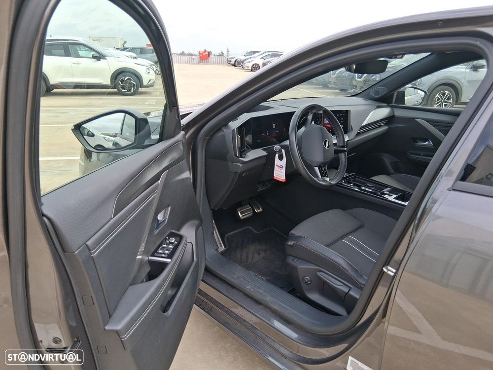 Opel Astra Sports Tourer - 18