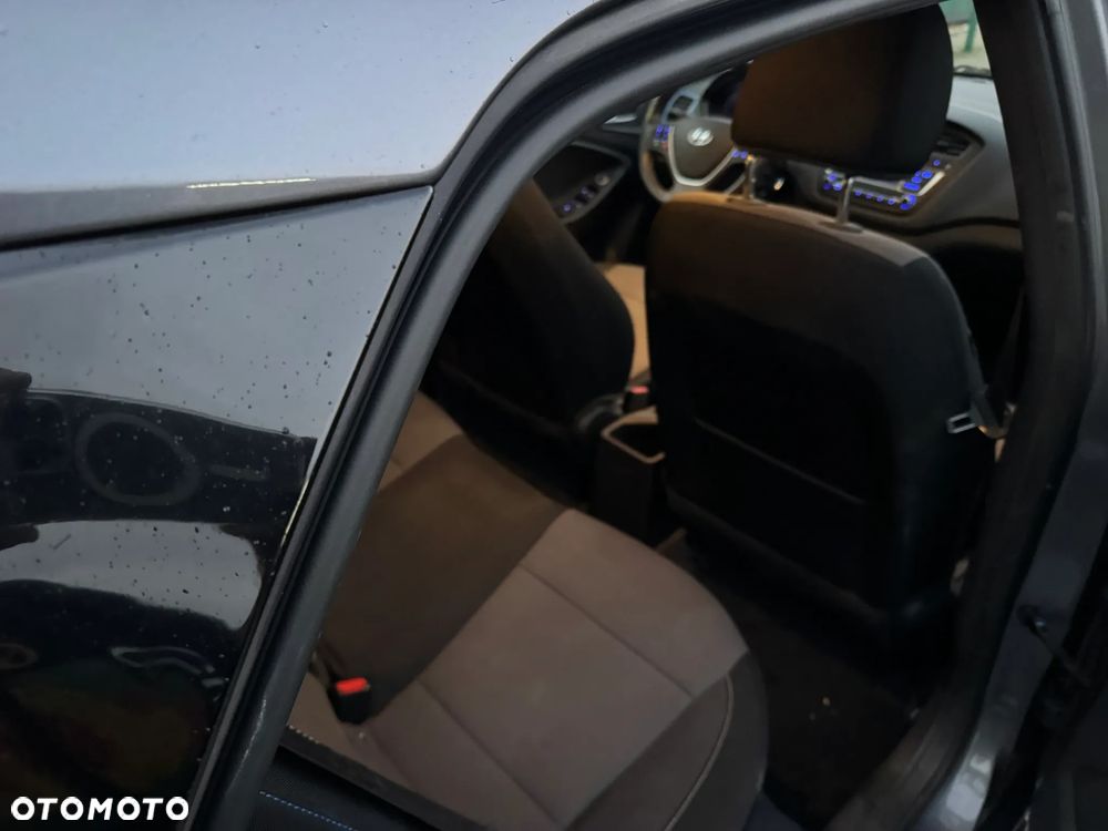 Hyundai i20 1.2 Comfort - 11