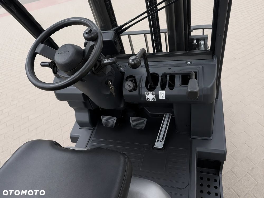 Nissan P1D1A15LQ spalinowy czołowy wózek widłowy z napędem na gaz LPG - 4